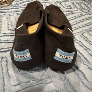 TOMS Black Mules Stylish Slip-On Footwear
